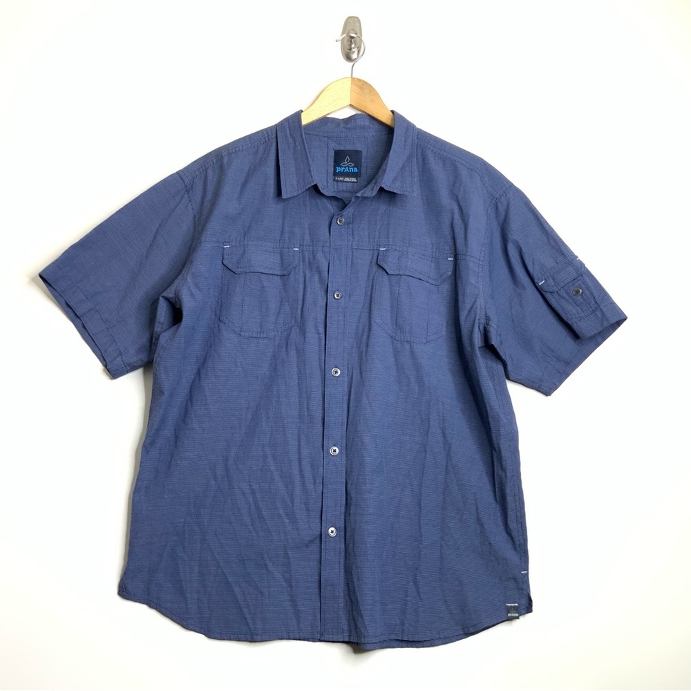 PRANA Men’s Size Extra Large. Blue Causal Button Down Short Sleeve Short.